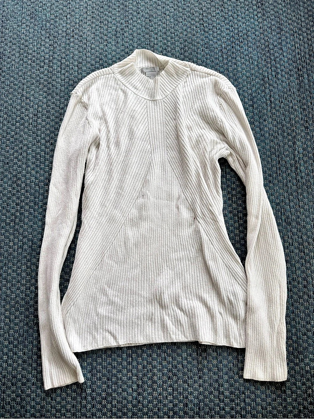 H&Medium Ribbed Turtleneck Sweater in White Size Medium Like New